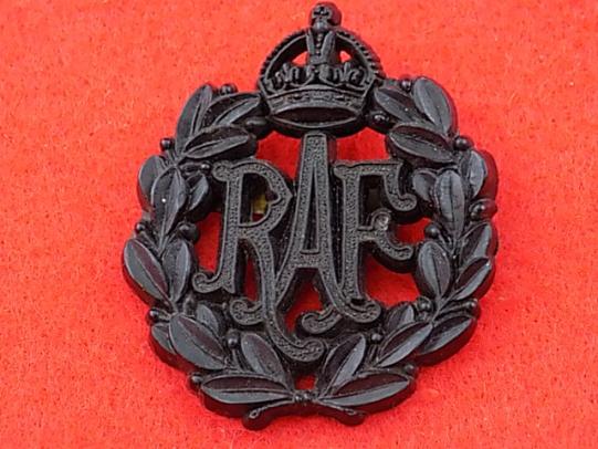 WW11 Bakelite Cap Badge - Royal Air Force