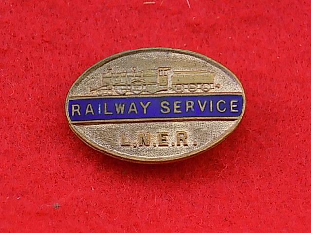 Lapel Badge - L.N.E.R.. Railway Service